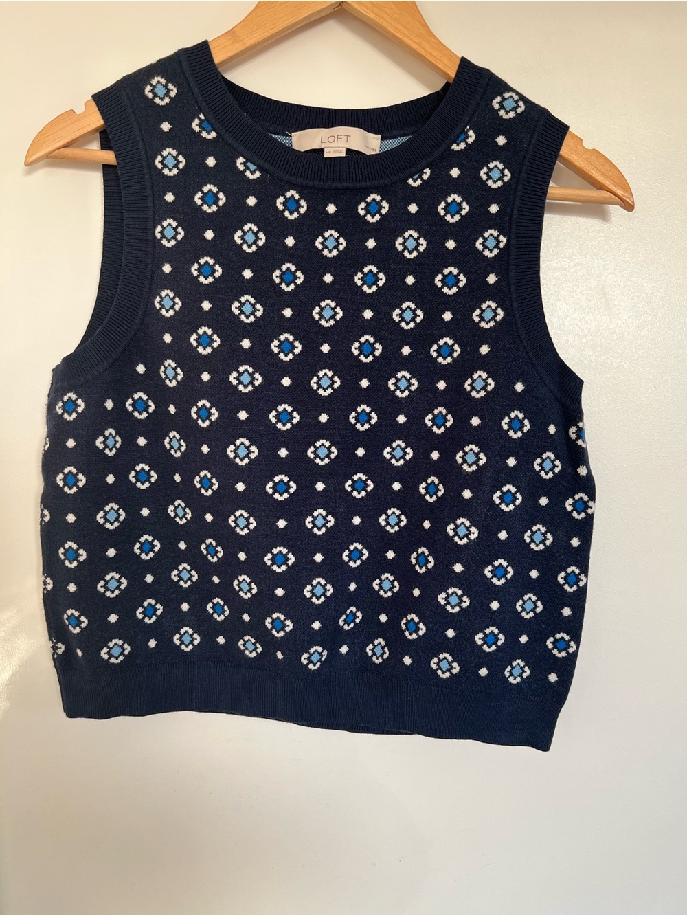 LOFT Navy Sleeveless Knit Tank with White and Light Blue Motif